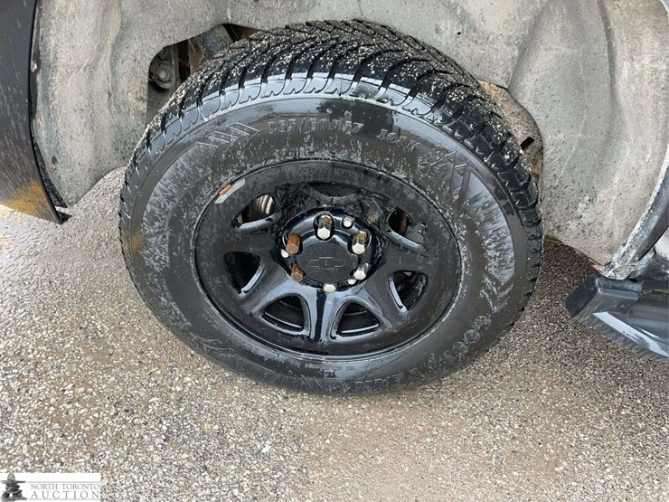 2017-chevrolet-tahoe-image-22