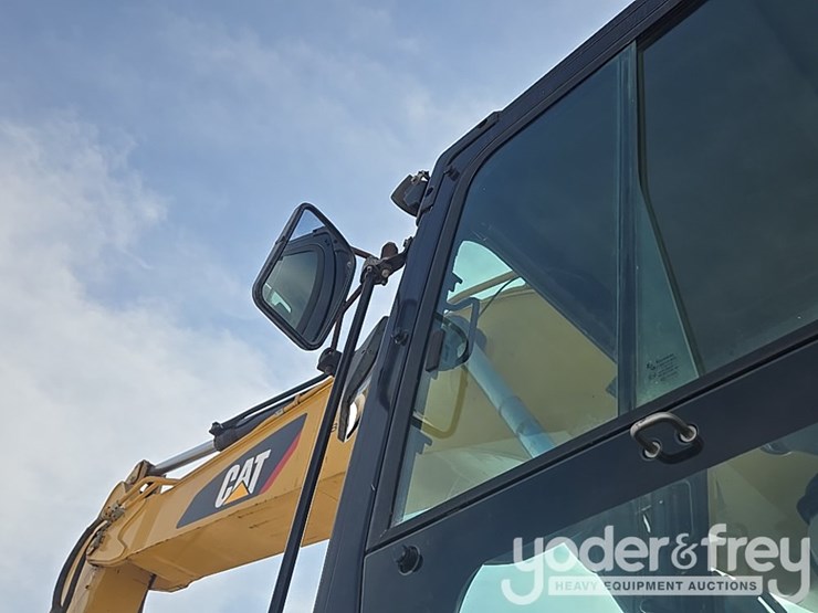 2017-caterpillar-336fl-image-93