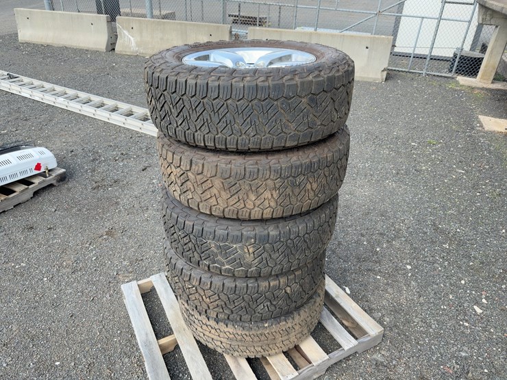 dodge-ram-1500-image-1