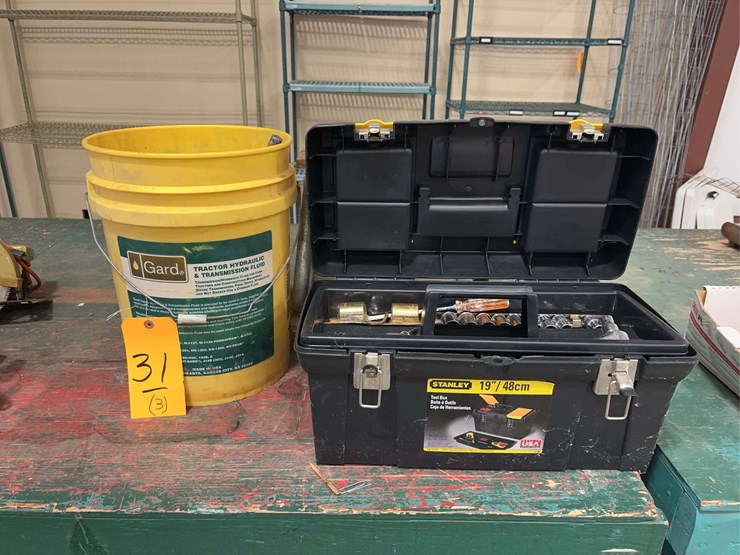 box-of-sockets-&-screwdrivers-image-1