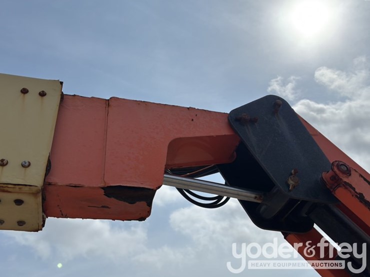 2014-jlg-800aj-image-14