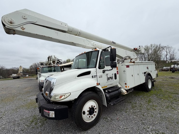 2004-international-durastar-4300-image-1