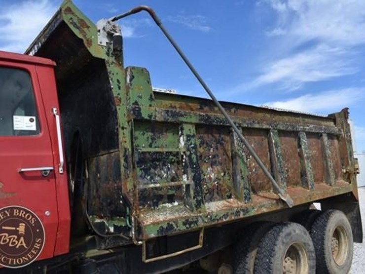 1988-ford-l8000-image-13