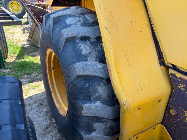 john-deere-410-image-7