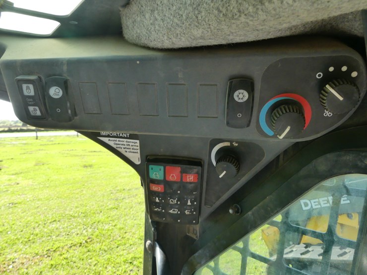 deere-317g-image-16