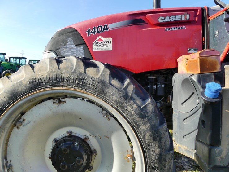 case-ih-farmall-140a-image-9