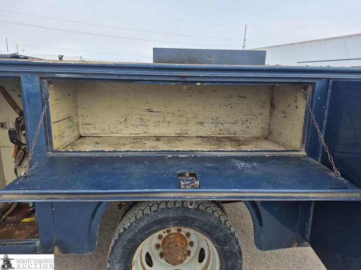 2008-ford-f550-image-33