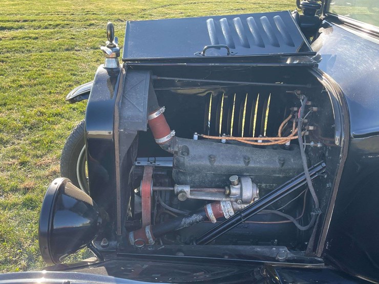 1917-model-t-touring-image-81
