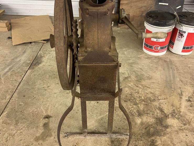 john-deere-model-1b-corn-sheller-image-2