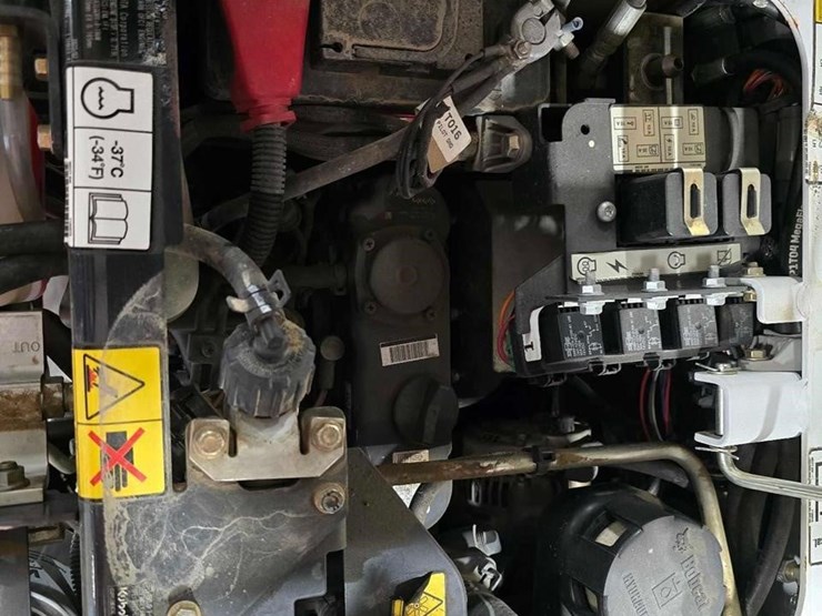 2022-bobcat-e10-image-25