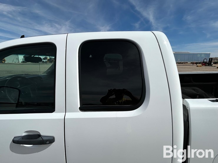 2011-chevrolet-silverado-2500-lt-image-19