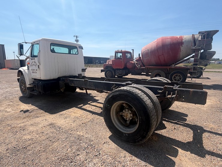 1990-international-4900-image-4