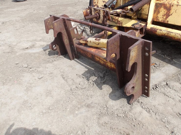 #7429-•-loader-hydraulic-broom-image-4