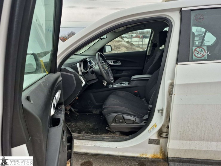 2015-chevrolet-equinox-image-11