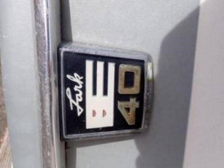 evinrude-lark-ii-40-outboard-motor-image-5