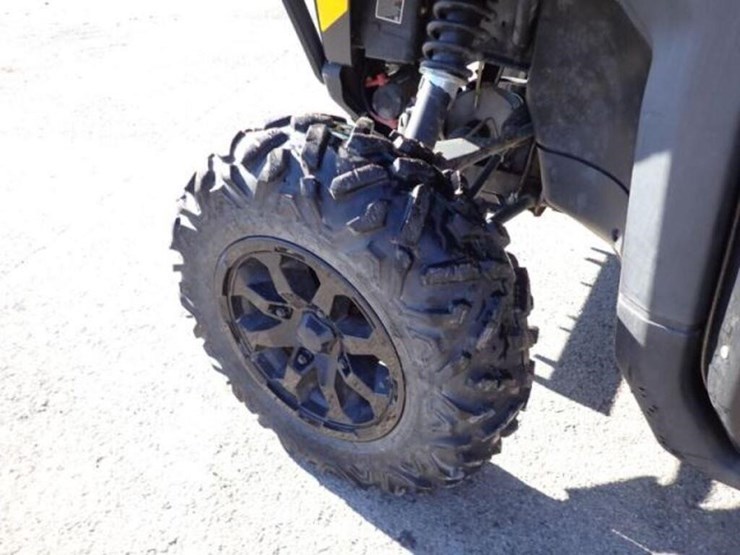 2021-can-am-defender-limited-hd10-4x4-side-by-side-image-33