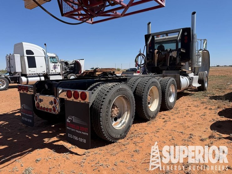 2013-peterbilt-367-image-7