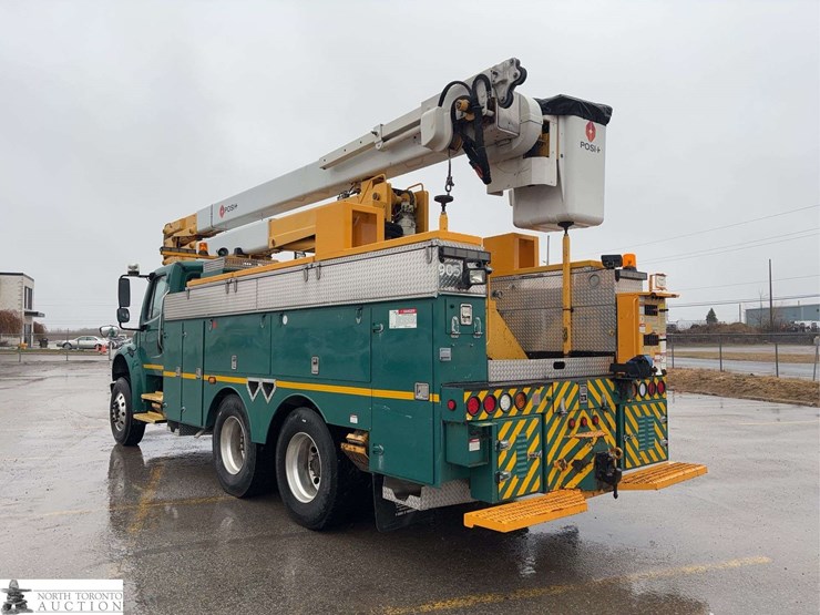 2011-freightliner-m2-106-image-6