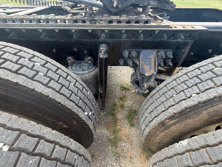 2024-international-hx620-image-6