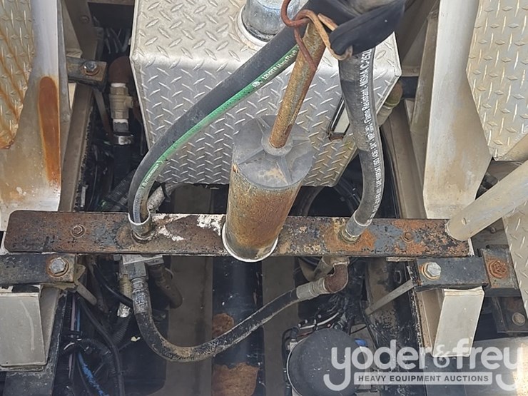 2014-kenworth-t800-image-38