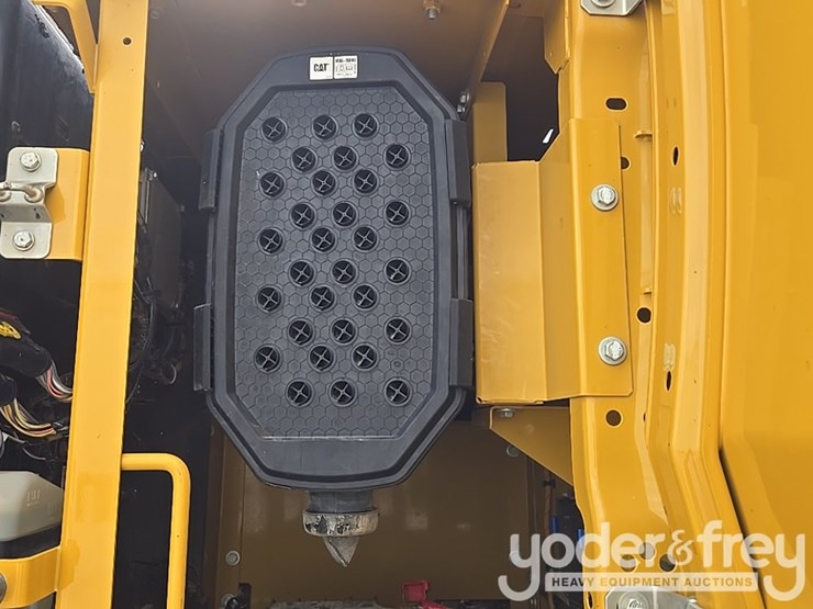 2019-caterpillar-336-image-46