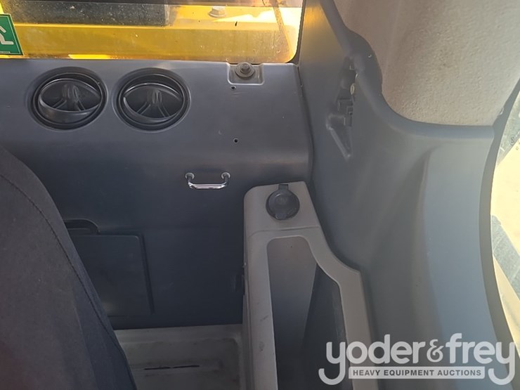 2015-komatsu-pc490-lc-11-image-145