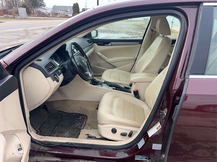 2014-volkswagen-passat-tdi-image-46