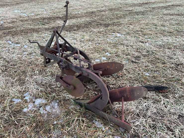 two-bottom-fordson-plow-image-3