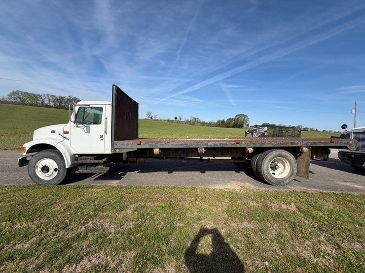 1997-international-4700-image-4