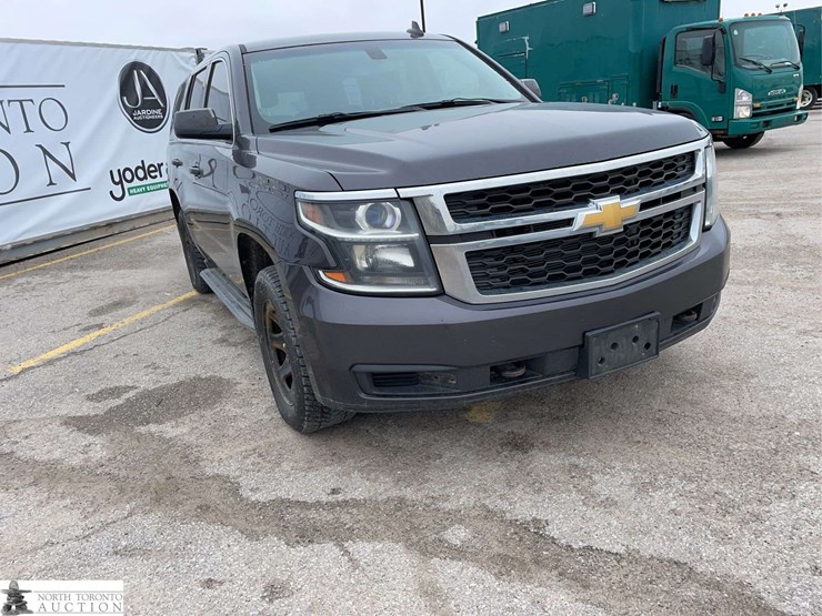 2015-chevrolet-tahoe-image-3