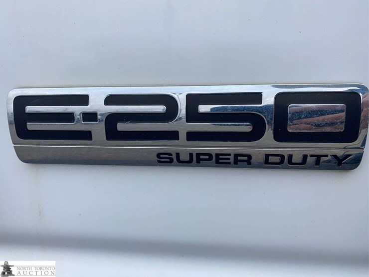 2009-ford-cargo-image-24