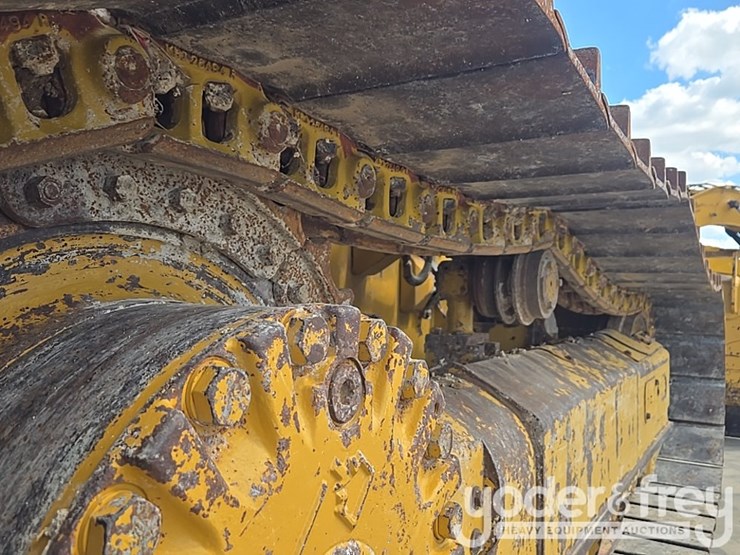 2021-caterpillar-d1-image-22