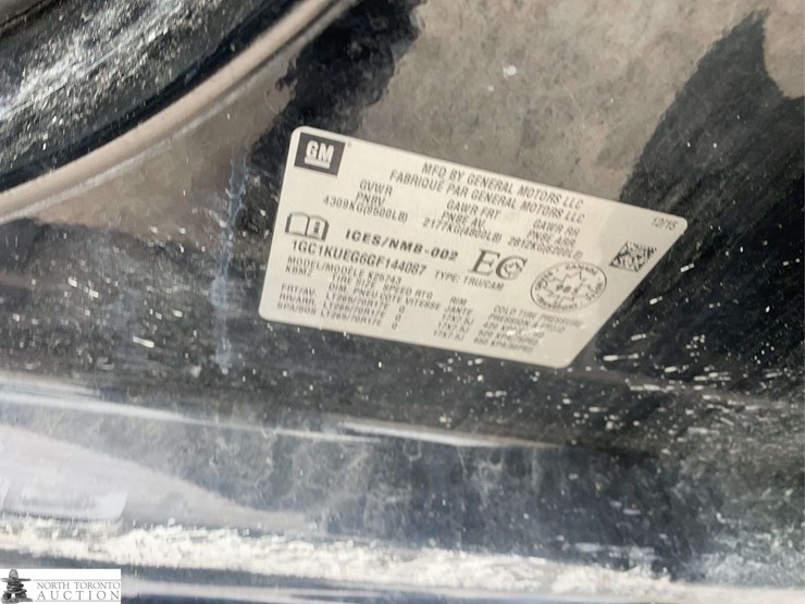 2016-chevrolet-silverado-2500hd-image-25