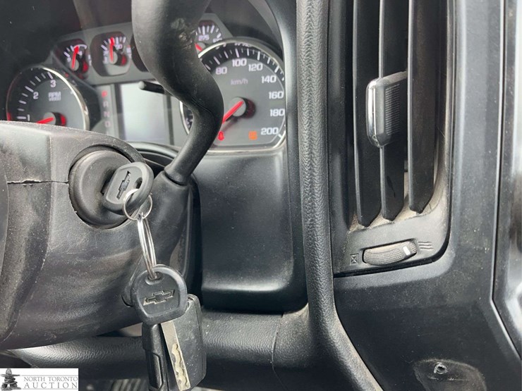 2019-chevrolet-silverado-2500hd-image-14