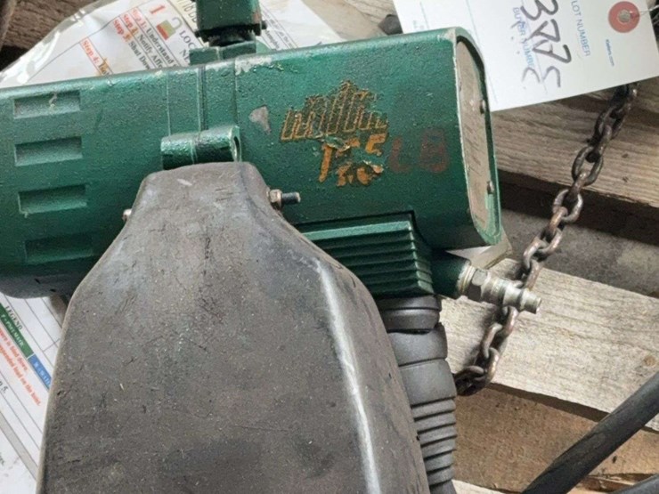 mini-125-air-chain-hoist-image-2