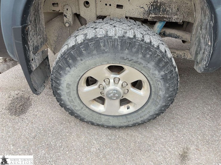 2016-dodge-2500-image-22