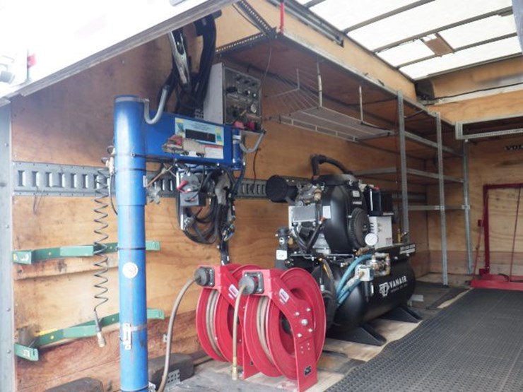 2023-isuzu-npr-hd-image-8