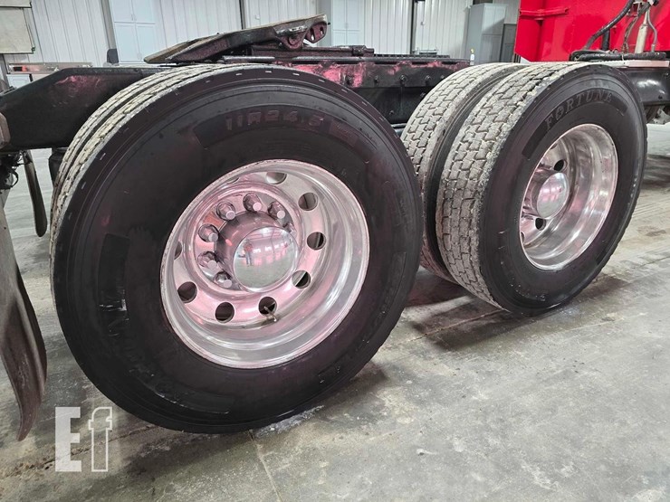 2002-peterbilt-378-image-30