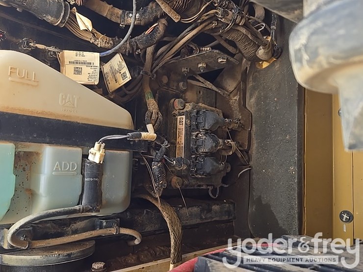 2019-caterpillar-336-image-41