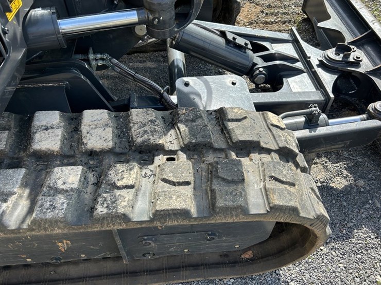 2024-new-holland-e57c-image-18