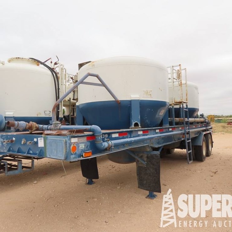 (x) (2-2) 1981 S.P.M. 660 CuFt Bulk Unit, Mtd on 1...