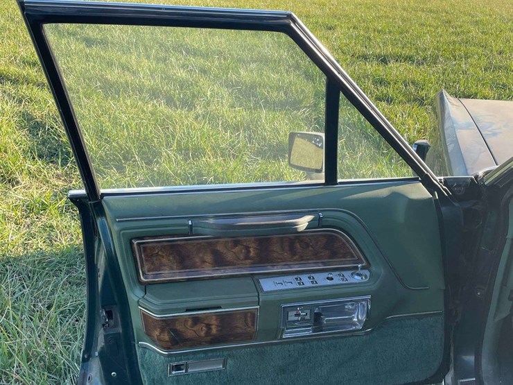 1980-lincoln-continental-town-car-image-36