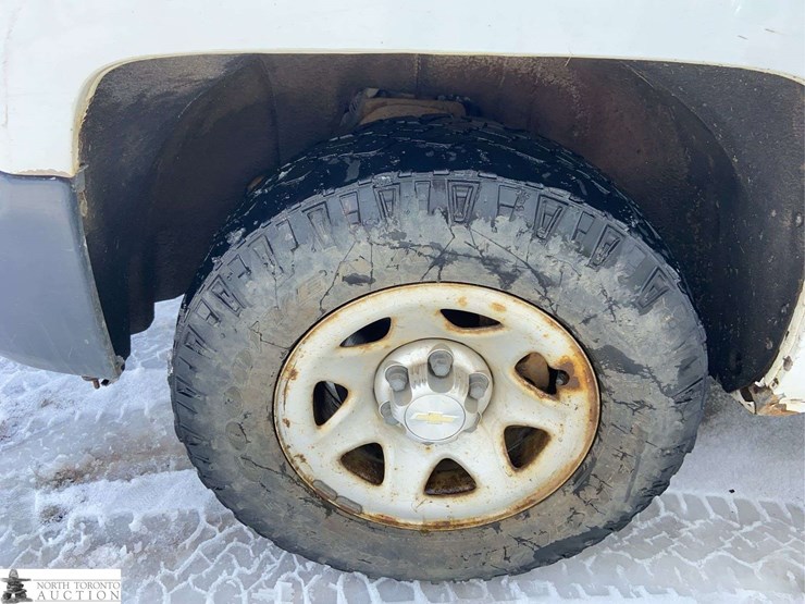 2017-chevrolet-silverado-1500-image-18