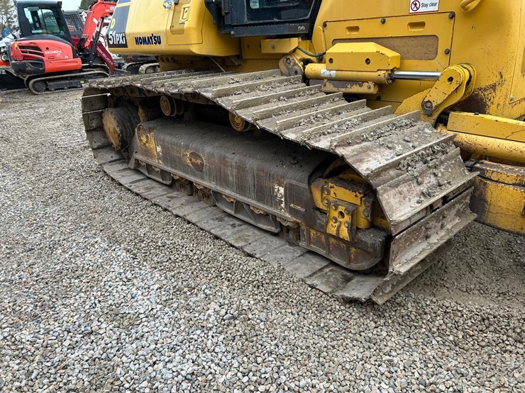 2017-komatsu-d51pxi-24-image-11