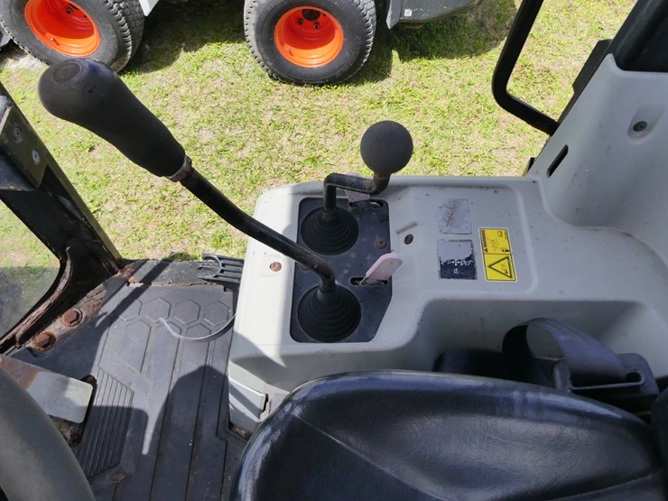 2015-caterpillar-903c-image-11