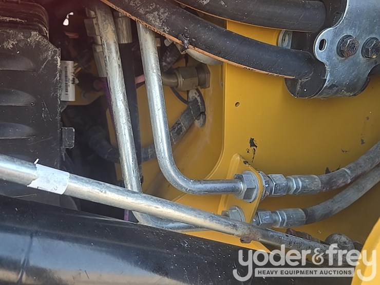 2022-caterpillar-289d3-image-35