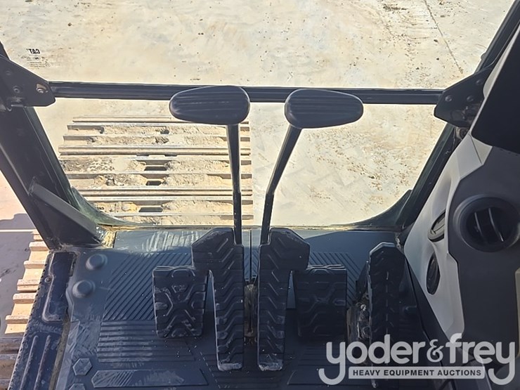 2019-caterpillar-336-image-100