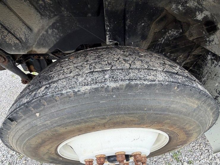 2004-international-durastar-4300-image-2