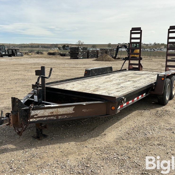 2007 Towmaster T-14DD T/A Flatbed Trailer