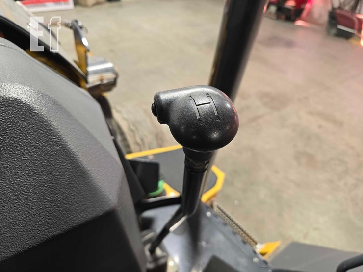 2023-deere-310-g-tier-image-19